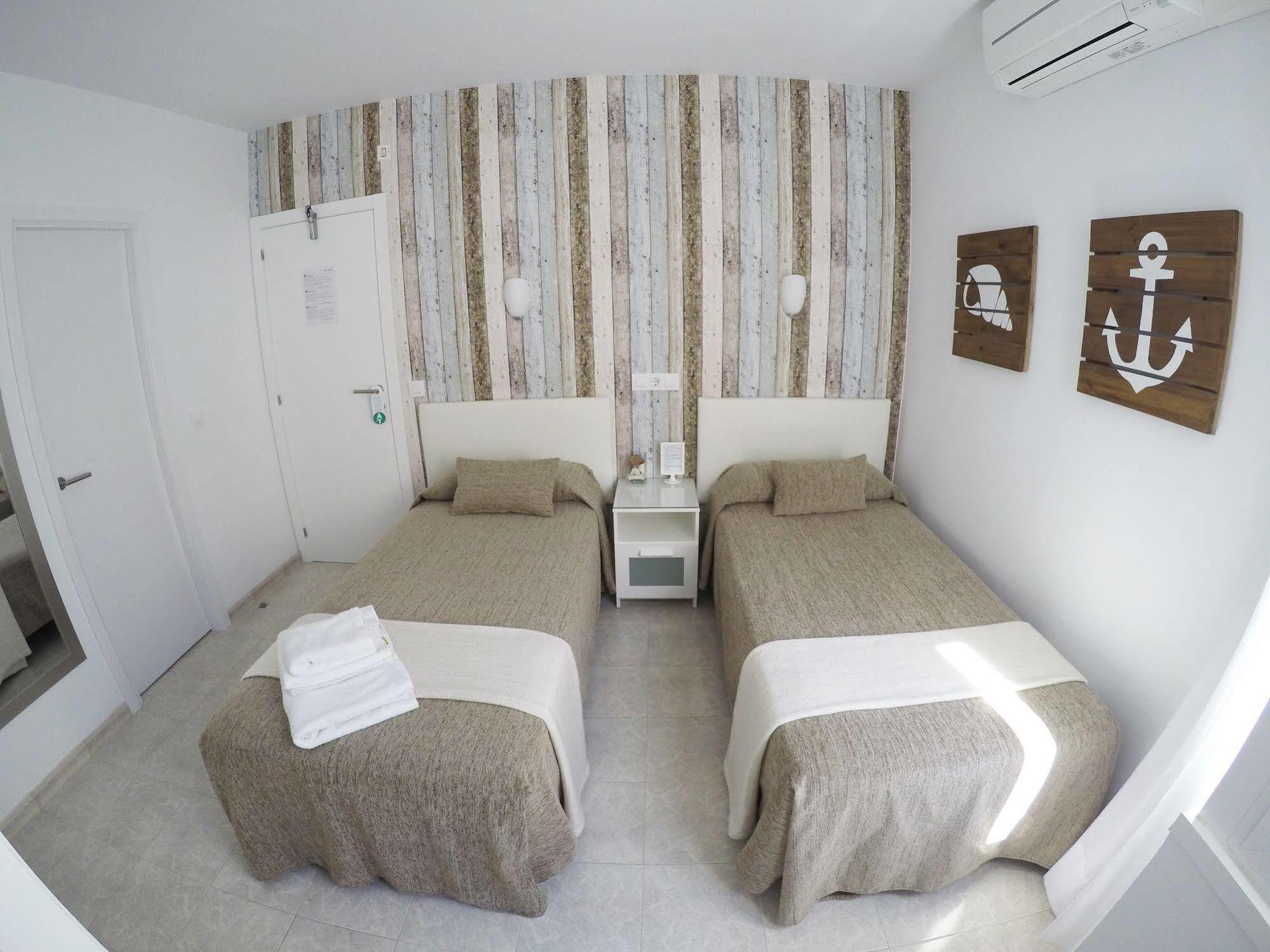 Hostal Del Mar 또사데마르 외부 사진